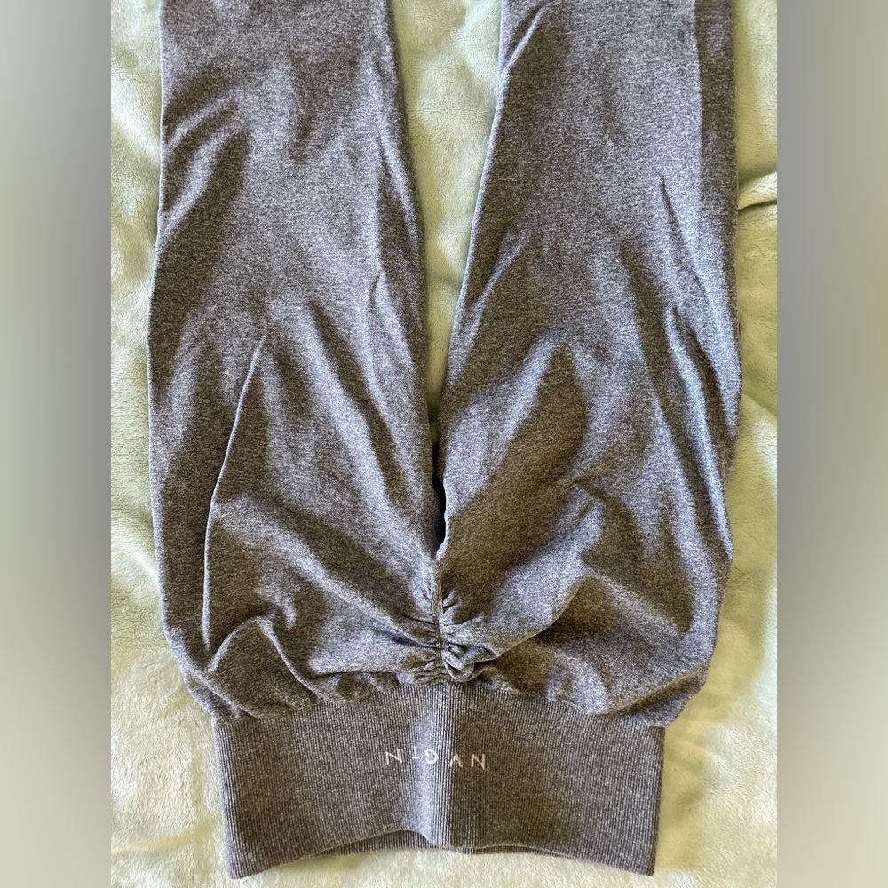 NVGTN SCRUNCH LEGGINGS SZ SMALL GRAY